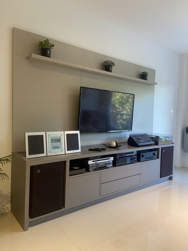 Mueble de TV a medida fabricado por Carpens